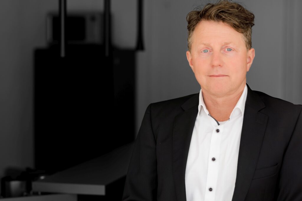 Carsten Toß, solicitor, specialist in employment law, drafting of general terms and conditions and contracts, and litigation